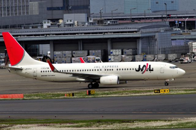 Boeing 737-800 (JA325J) - 2013 - TO run