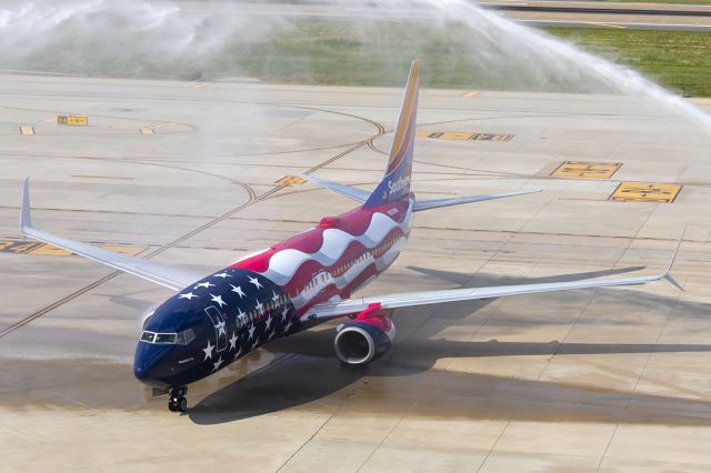 Boeing 737-800 (N500WR) - Freedom One