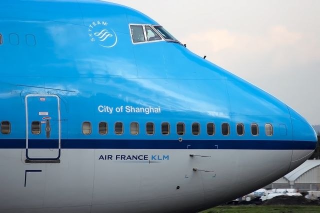 Boeing 747-400 (PH-BFW) - City of Shangai