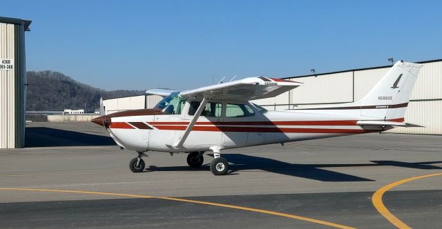 Cessna Skyhawk (N5880E) - Taxiing, January 2022