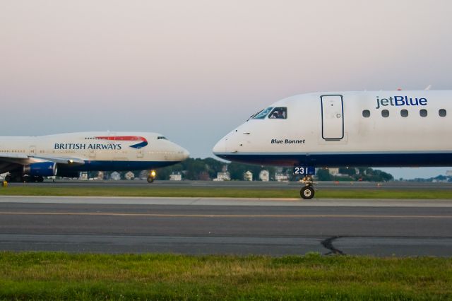 Embraer ERJ-190 (N231JB) - Friends ? !