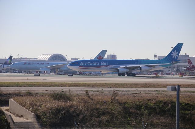 Airbus A340-300 (F-OJGF)