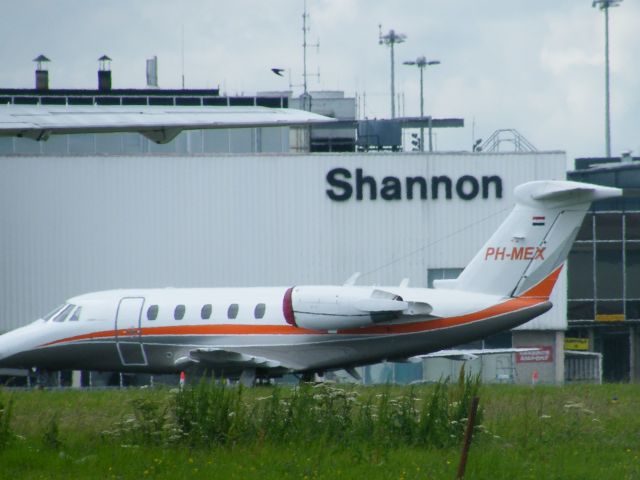 PH-MEX — - PH MEX CITATION PARKED IN LAP JULY 10 2011