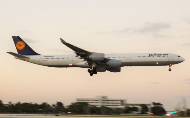 Airbus A340-600 (D-AIHV)