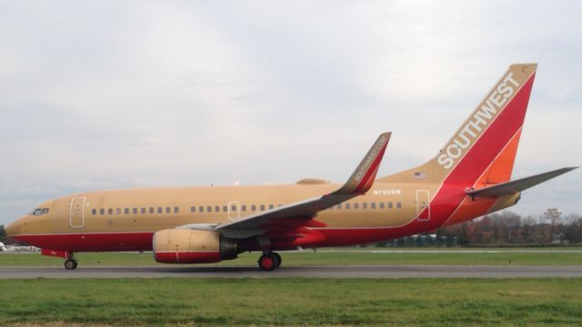 Boeing 737-700 (N792SW) - Southwest Classic taxis out of Albany with service to Tampa