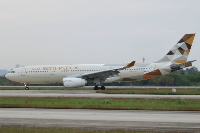 Airbus A330-200 (A6-EYH)