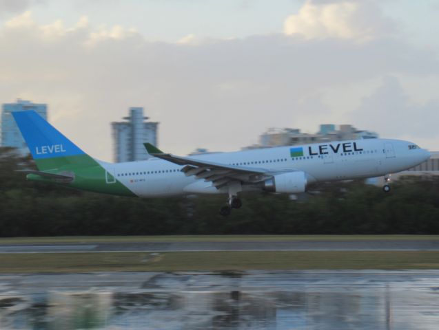 Airbus A330-200 (EC-MYA)