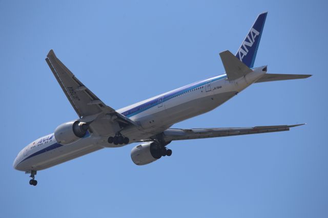 BOEING 777-300ER (JA784A)