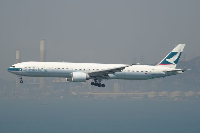 BOEING 777-300ER (B-KPM)
