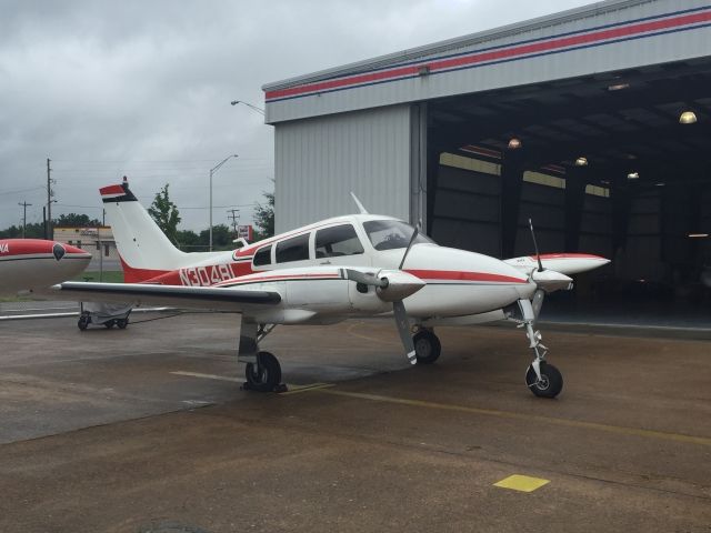 Cessna 310 (N3048L)