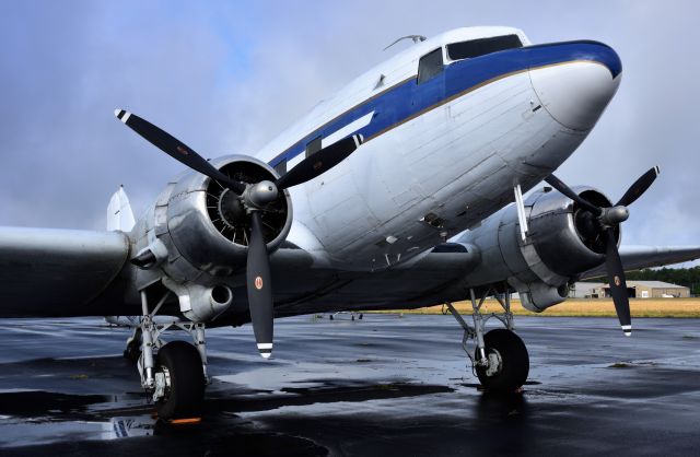 Douglas DC-3 (N61981) - SN 2216 Date of Man 5-20-1940