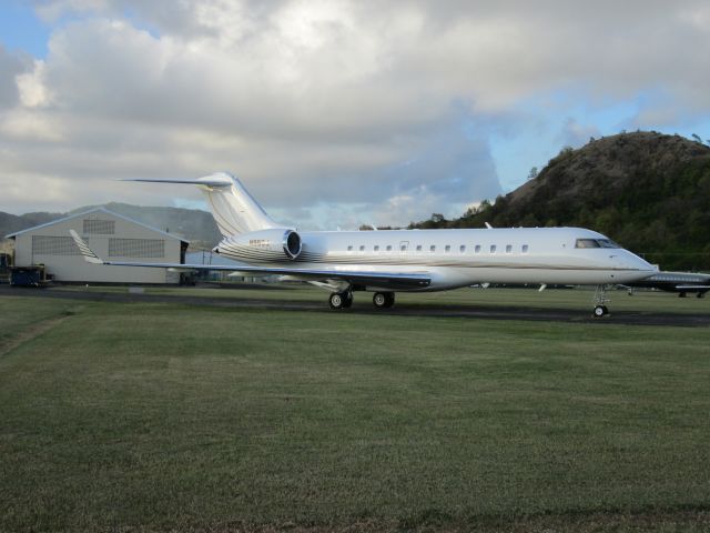 Bombardier Global Express (N983J)