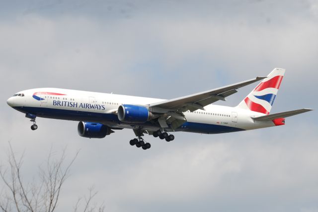 Boeing 777-200 (G-YMMP)