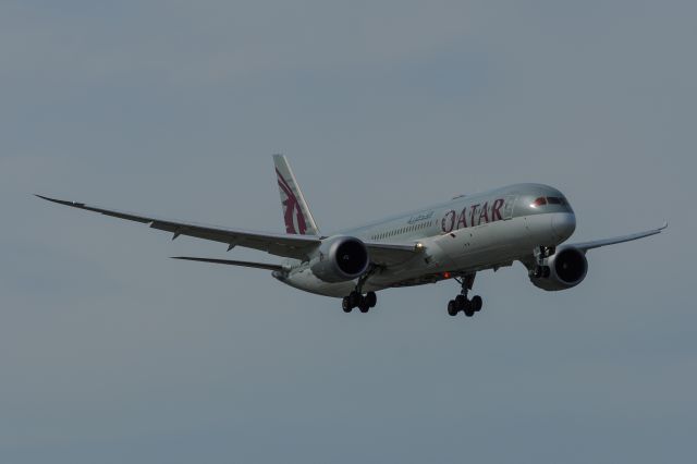 Boeing 787-9 Dreamliner (A7-BHC) - WAW SPOTTING