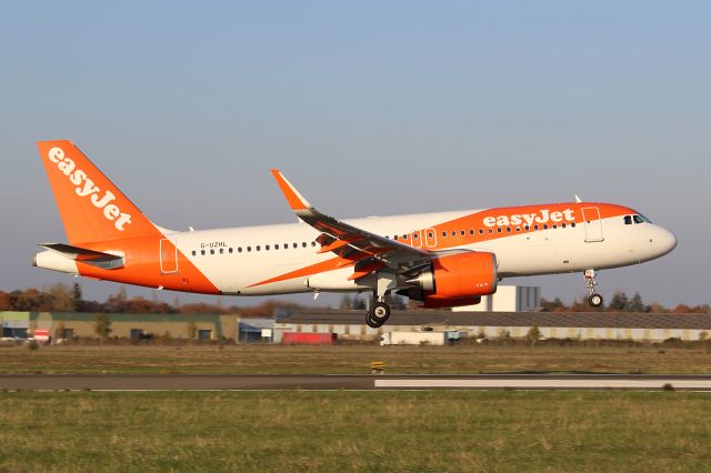 Airbus A320 (G-UZHL) - 2018 VINCI Airports Spotters Day.