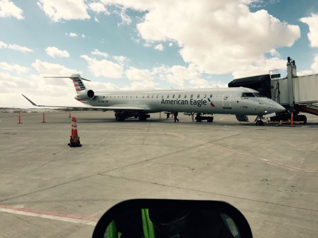 Canadair Regional Jet CRJ-900 (N570NN) - CRJ9 off to CLT my picture 