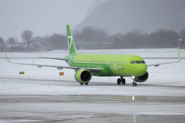 Airbus A321neo (VQ-BGU)