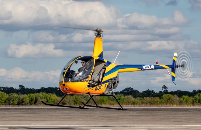 Robinson R-22 (N153JR) - N153JR Departing Bartow (KBOW) after a training/refuel flight.