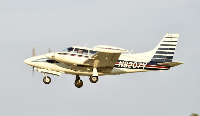 Piper PA-30 Twin Comanche (N8207Y) - Airventure 2017