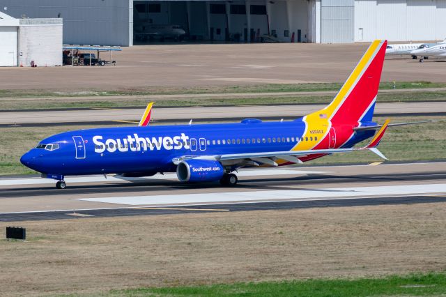 Boeing 737-800 (N8580Z) - Taken March 31, 2019.