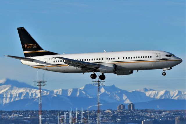 BOEING 737-400 (C-FLEN) - Flair Airlines Boeing 737-4K5 arriving at YYC on Jan 1.