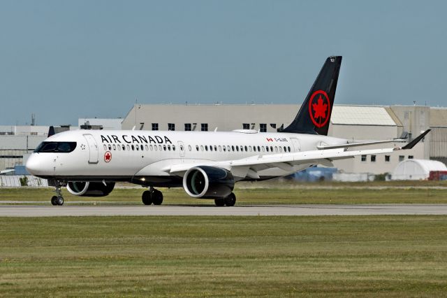 Airbus A220-300 (C-GJXE)