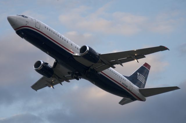 BOEING 737-400 (N459UW)