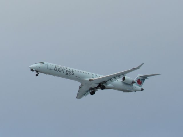 Canadair Regional Jet CRJ-900 (C-GOJZ)