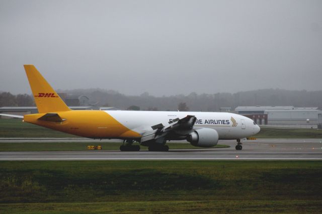 BOEING 777-200LR (9V-DHA) - DHL 777 operated by Singapore Airlines Cargo