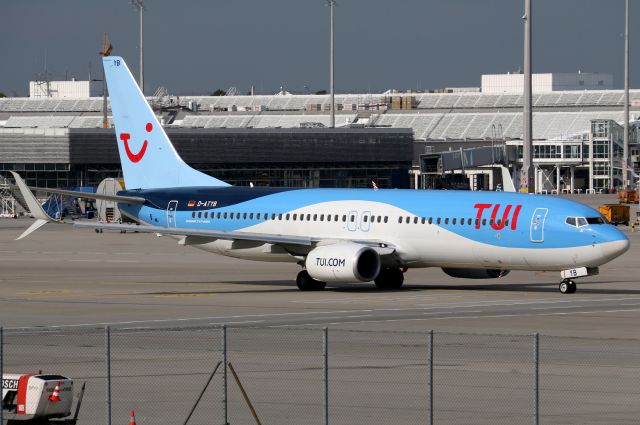 Boeing 737-800 (D-ATYB)