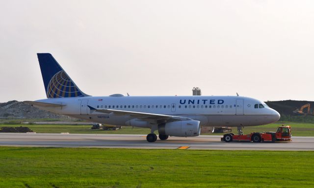 Airbus A319 (N812UA) - United Airbus A319-131 N812UA in Chicago 