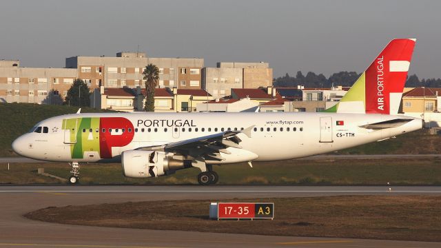 Airbus A319 (CS-TTH)