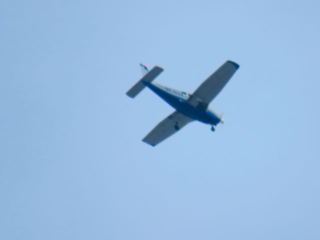 Piper Cherokee (N8369A)