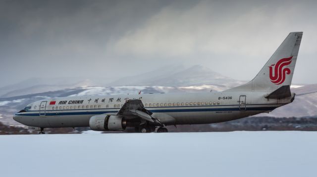 Boeing 737-800 (B-5436) - 中国国際航空 - Air China / Boeing 737-86Nbr /Jan.11.2016 Hakodate Airport [HKD/RJCH] JAPAN