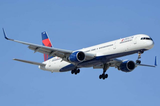 BOEING 757-300 (N586NW) - Delta Boeing 757-351 N586NW at Phoenix Sky Harbor on January 22, 2016. It first flew on November 8, 2002. Its construction number is 32987. It was delivered to Northwest Airlines on November 21, 2002. It was transferred to Delta on October 29, 2008. 