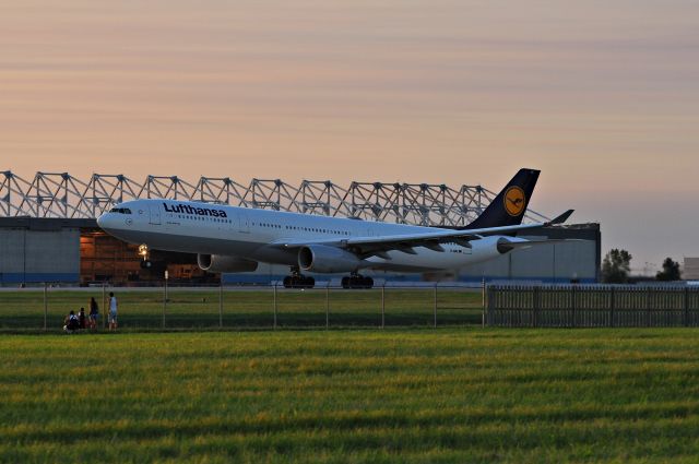 Airbus A330-300 (D-AIKI)