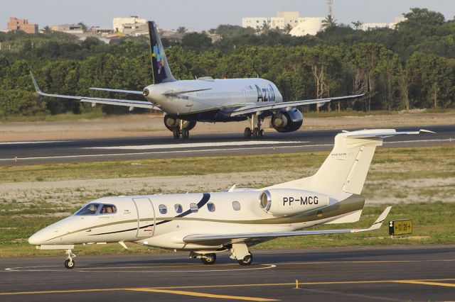 Embraer Phenom 300 (PP-MCG)