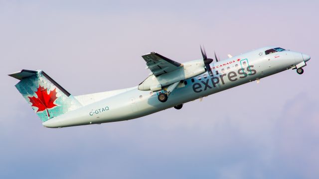 de Havilland Dash 8-300 (C-GTAQ)