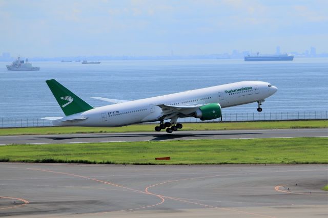 Boeing 777-200 (EZ-A780)