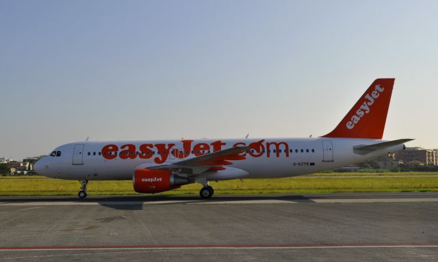 Airbus A320 (G-EZTB) - EasyJet Airbus A320-214 G-EZTB in Rome Ciampino