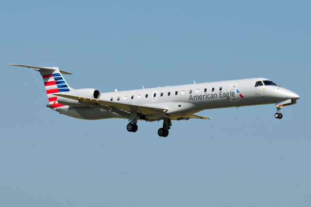 Embraer ERJ-145 (N606AE) - Envoy inbound from DFW