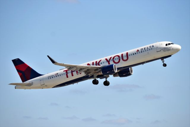 Airbus A321 (N391DN) - 23-L 09-25-20