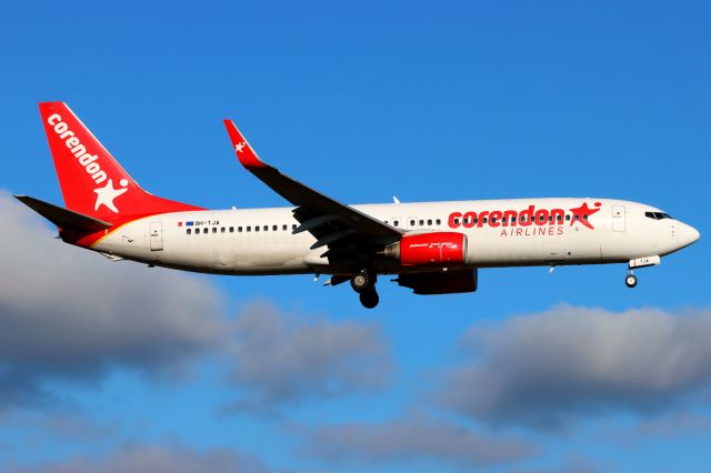 Boeing 737-800 (9H-TJA)