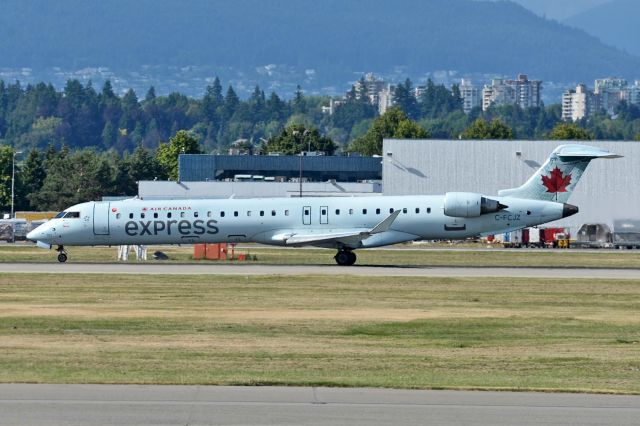 Canadair Regional Jet CRJ-900 (C-FCJZ)