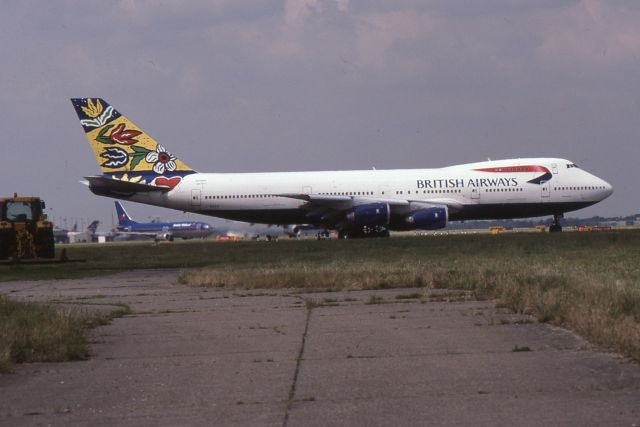 Boeing 747-200 —