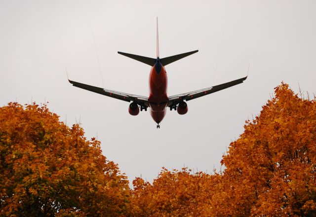 Boeing 737-700 — - Southwest Airlines Boeing 737 on final for 28L at Portland International Airport