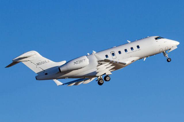 Bombardier Challenger 300 (N551XJ)