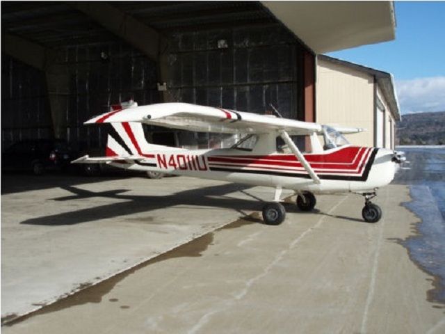 Cessna 152 (N4011U)