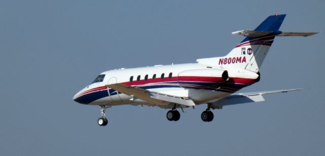 Hawker 800 (N800MA) - On short approach is this 1998 Raytheon Hawker 800XP from the Winter of 2022.