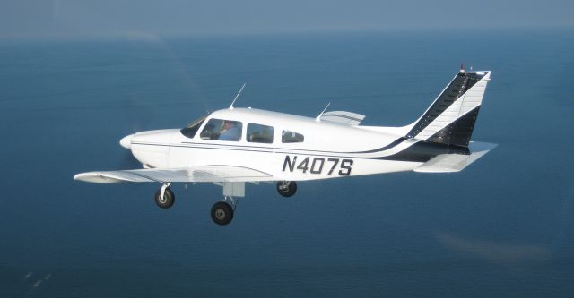 Piper Cherokee (N407S)